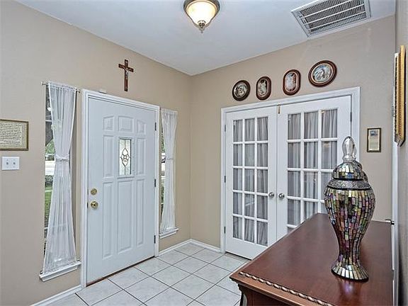 5th image of 1408 Willow Creek Dr