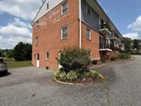 1425 Dandridge St, Fredericksburg, VA 22401