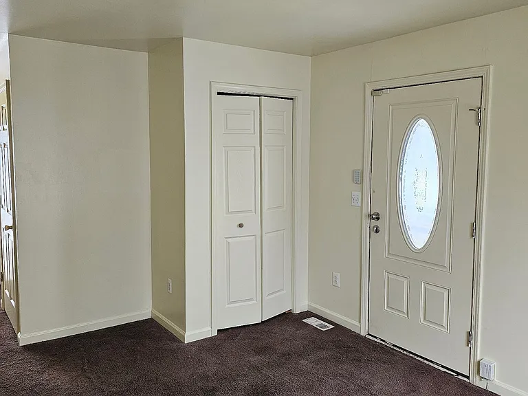 9501 Lauder St — Photo 6