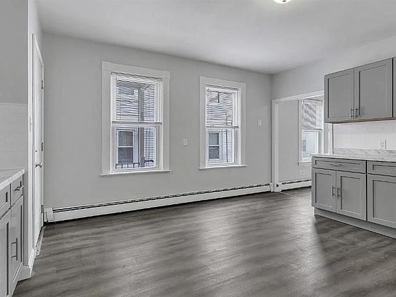 4th image of 52 Bellevue Ave #1