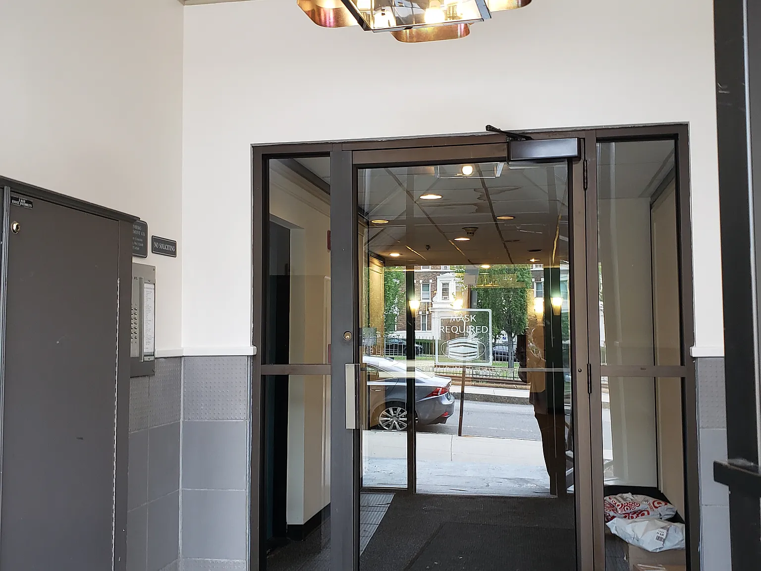 1 bed, 609 sqft, $2,200 — Photo 2