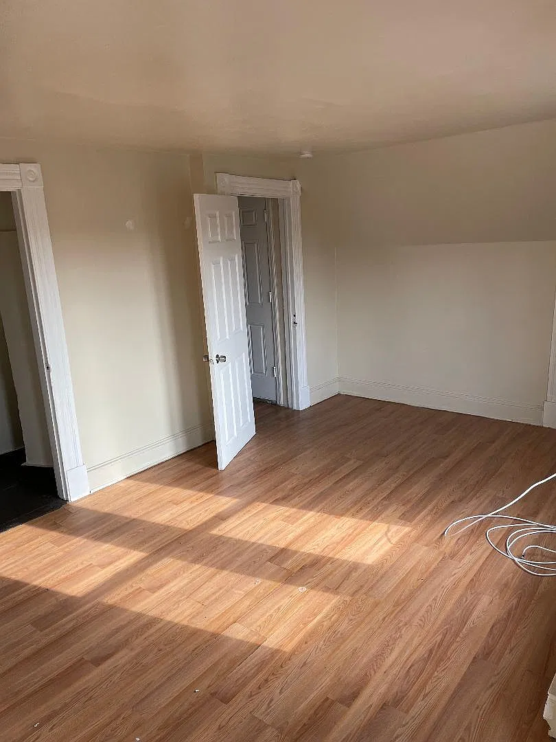 2 bed, $1,313 — Photo 2