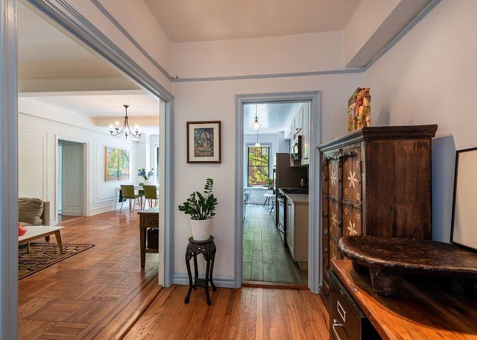1st image of 141 E 3rd St APT 2e