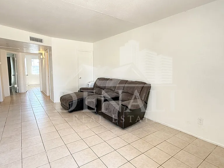 2061 S Apache Dr #1 — Photo 2