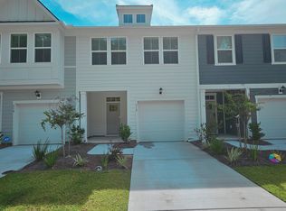512 Trotters Ln, Moncks Corner, SC 29461
