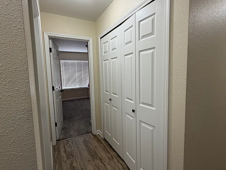 974 Hilltop Dr — Photo 7