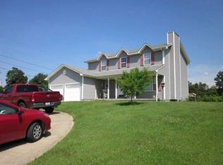 209 Bent Tree Dr, Vine Grove, KY 40175