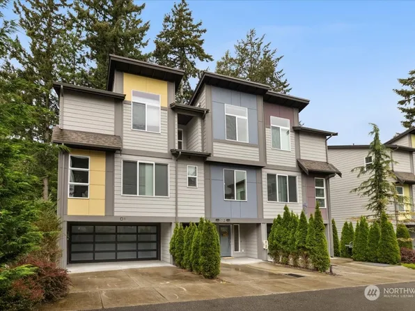 13724 Ash Way #D2, Everett, WA 98204
