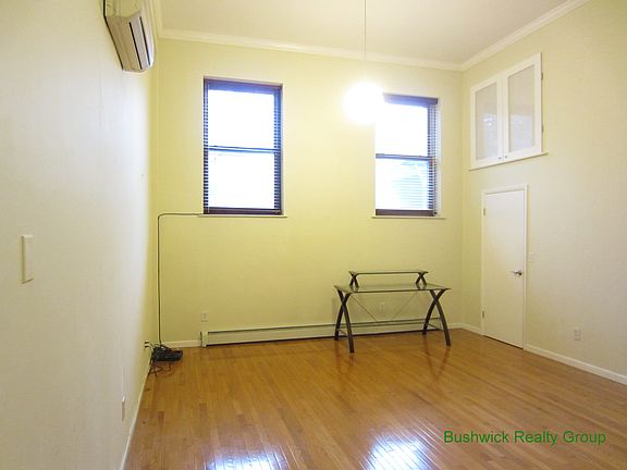 3rd image of 86 Meserole Ave #1F