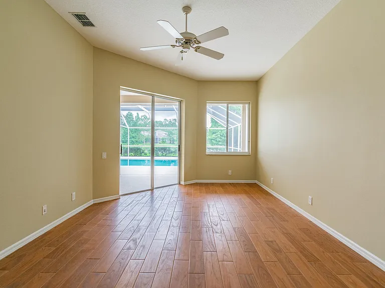 10559 Greencrest Dr — Photo 23