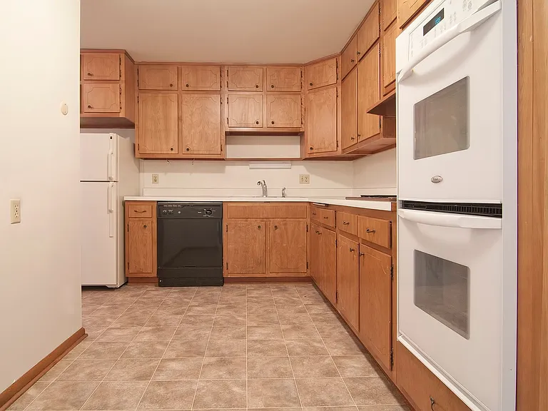 515 Cleveland Ave S — Photo 1