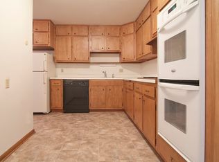 515 Cleveland Ave S APT 204, Saint Paul, MN 55116