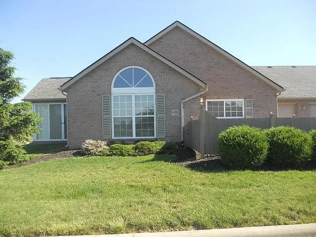 8476 Taylor Chase Dr photo 1