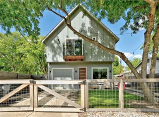 906 Linden St #A, Austin, TX 78702