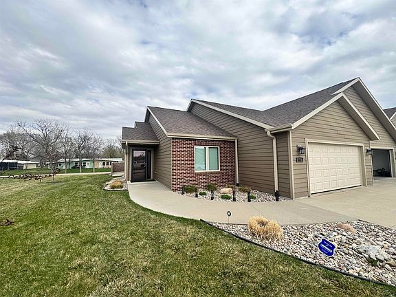 2nd image of 306 Prairie Bluff Dr