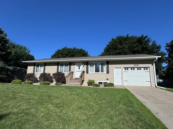 308 Sunrise Ln, Marshall, MN 56258