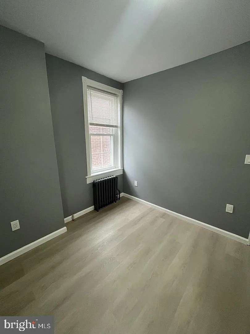 2 bed, 1.0 bath, 1450 sqft, $1,300 — Photo 2