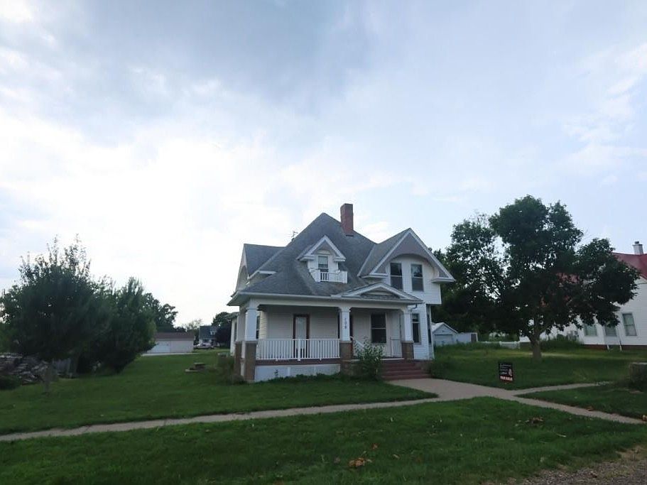 1st image of 108 S Franklin St