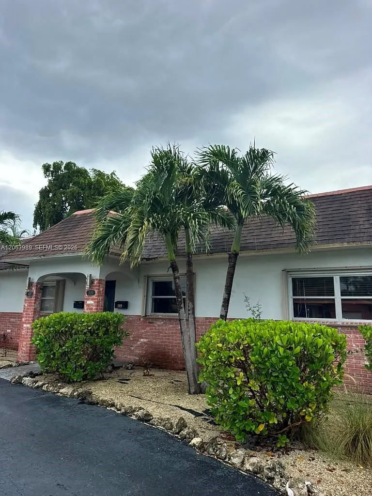 2 bed, 2.0 bath, 2947 sqft, $2,850 — Photo 1