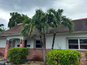 2020 NE 33rd St, Pompano Beach, FL