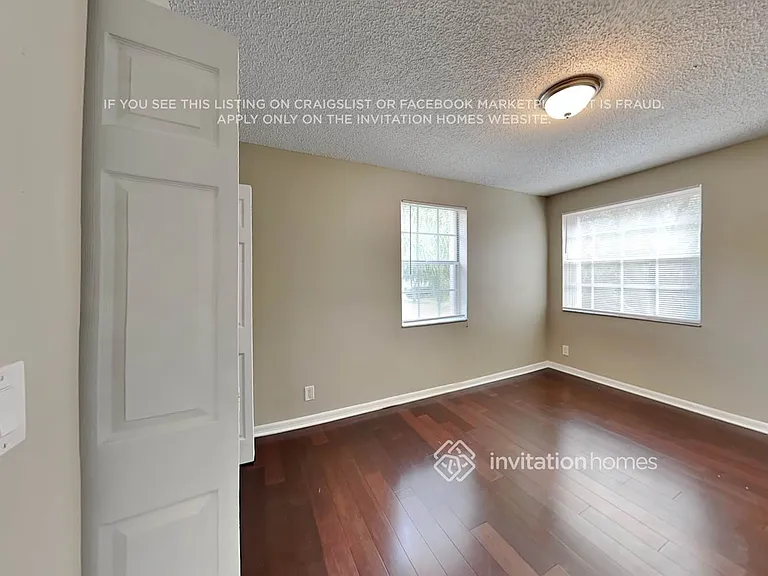 6111 NW 58th Way — Photo 13