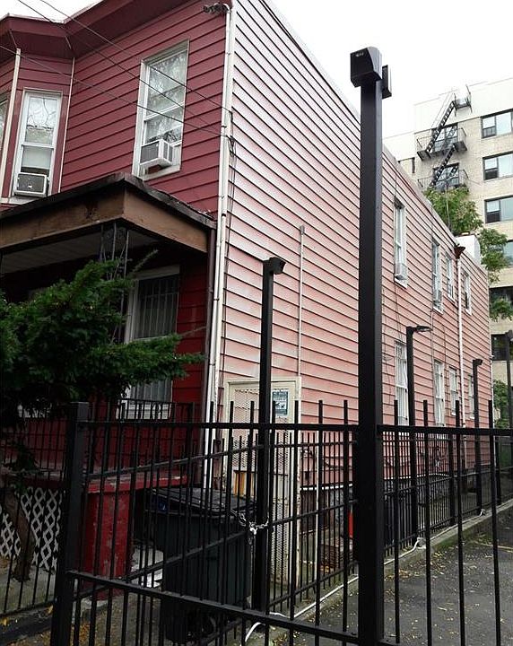 2nd image of 3259 Perry Ave