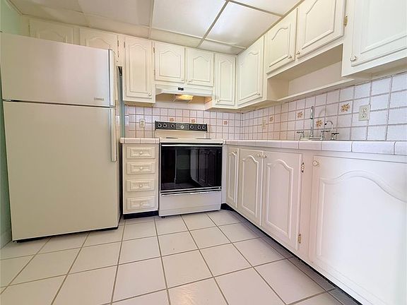 4th image of 11931 Bayonet Ln