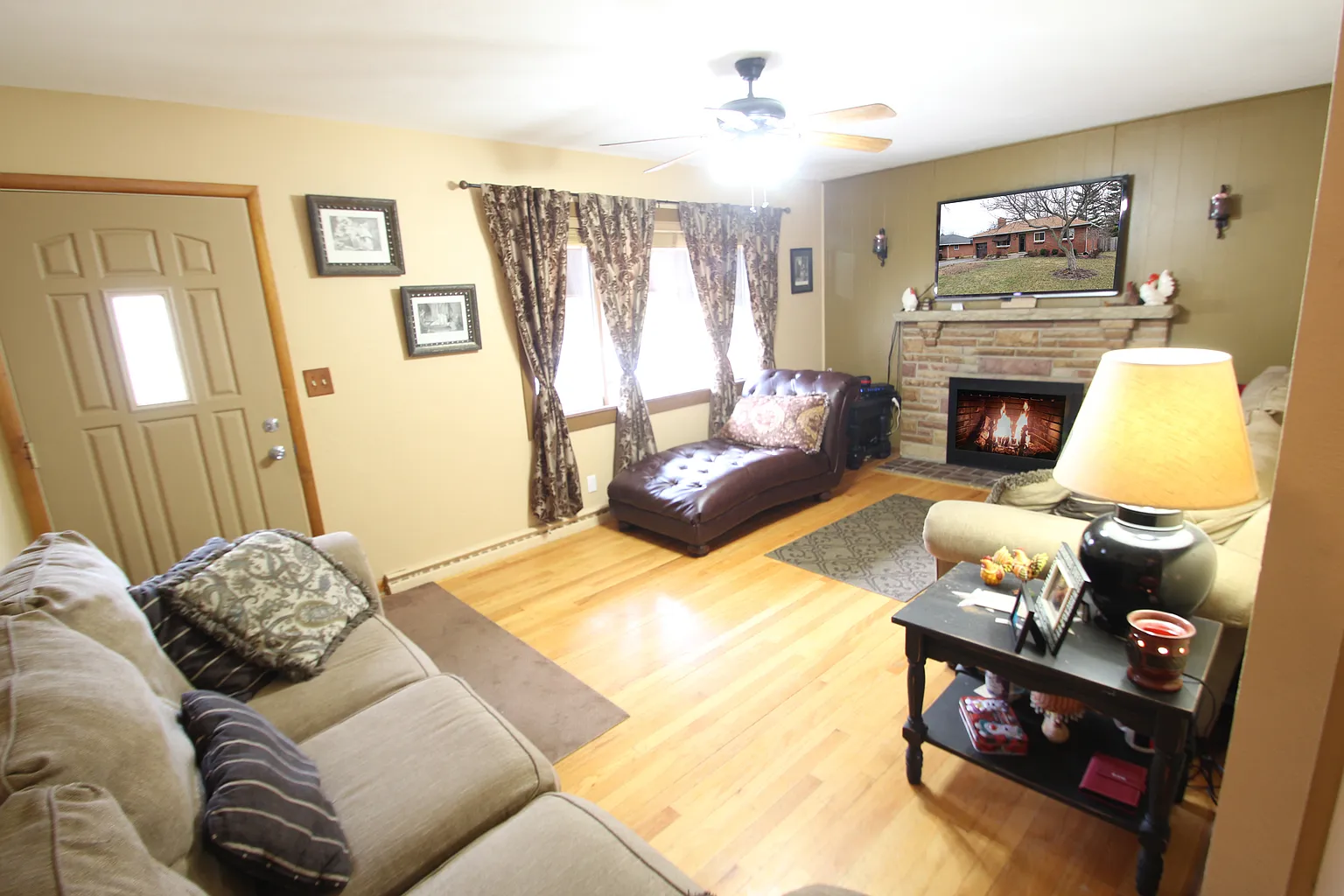 806 Woodlawn Ave photo 1