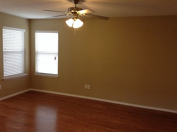 3rd image of 322 Austin Ave