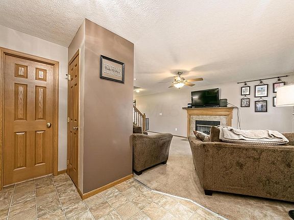 4th image of 548 Slate Ln