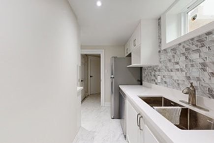 2nd image of 36 Baybrook Cres