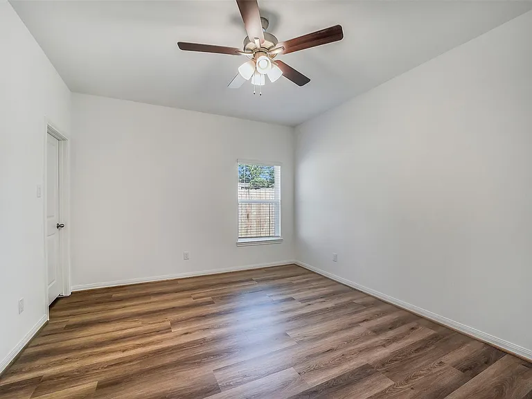 11931 Pondwood Dr — Photo 16