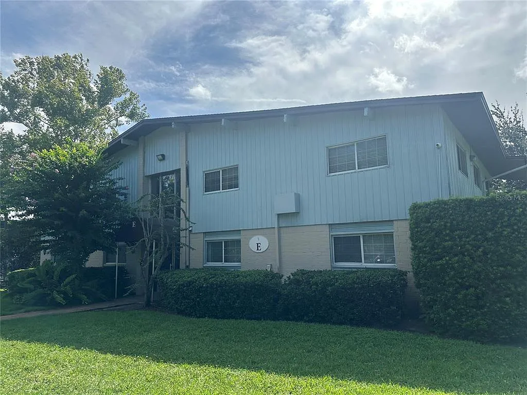 3 bed, 2.0 bath, 1149 sqft, $1,800 — Photo 1