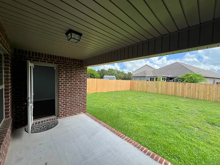 9931 Summer Woods Cir N — Photo 8