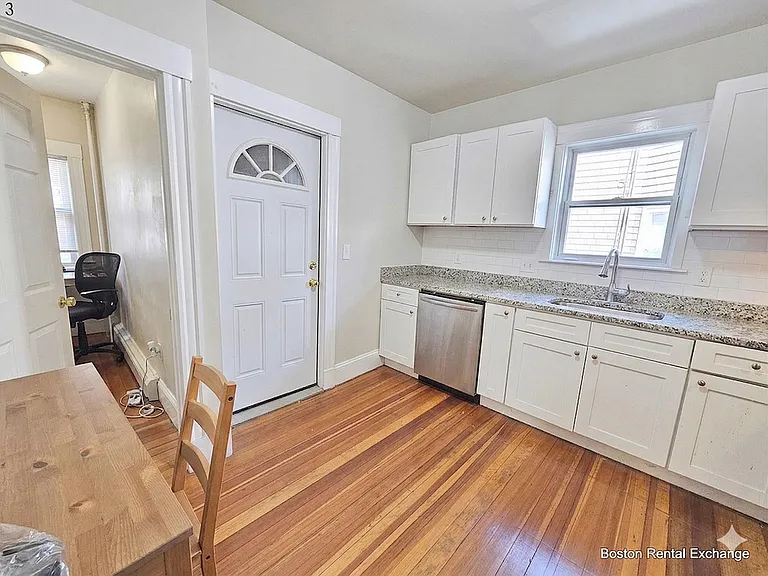 91 Frederick Ave — Photo 7