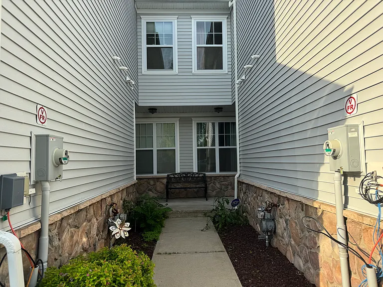 127 Meadow View Dr — Photo 25