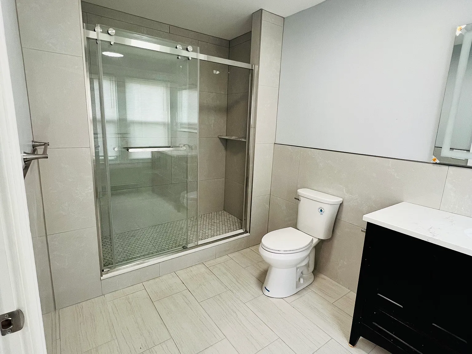 4 bed, 2.5 bath, 1624 sqft, $3,500 — Photo 3