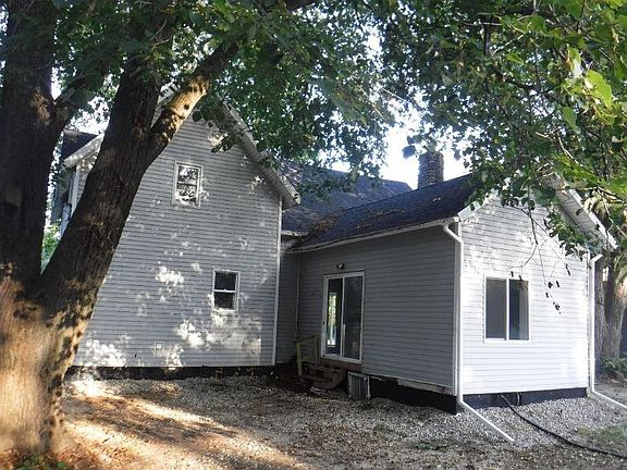 4th image of 696 30th St
