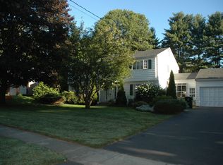 84 Belknap Rd, West Hartford, CT 06117