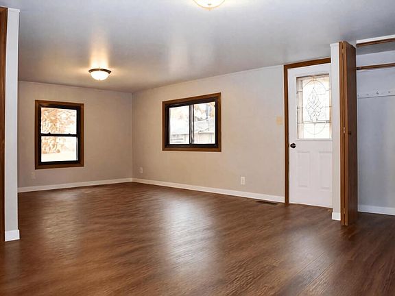 3rd image of W7017 Redwood ROAD