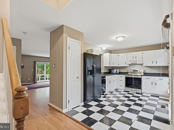 4th image of 2825 Sturbridge Ct