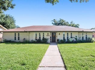 2116 Meadowlake Ct, Arlington, TX 76013