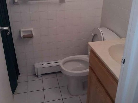 5th image of 2331 Dean St Floor 3