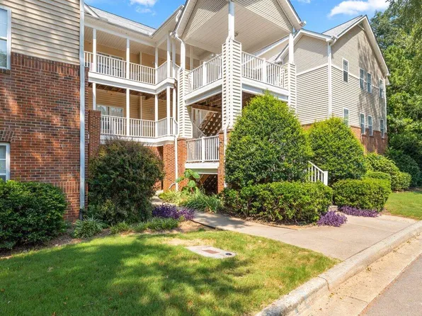 514 Glenolden Ct, Cary, NC 27513