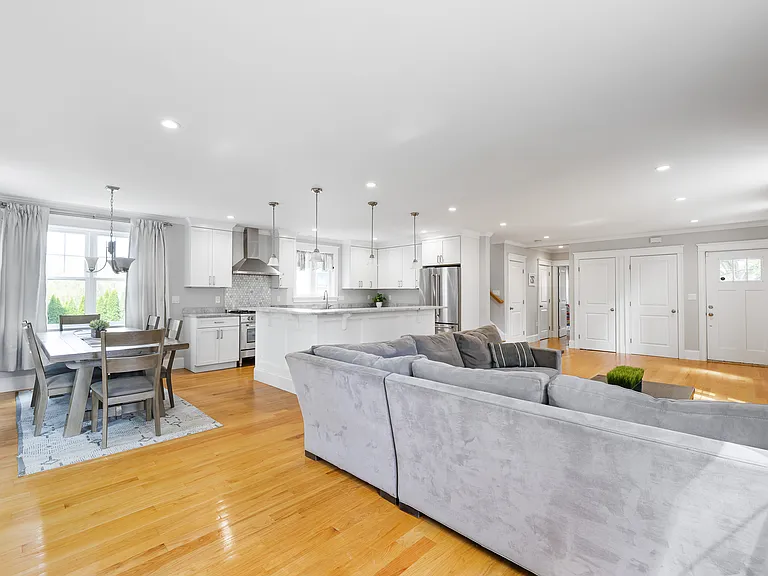 37 Sassamon Ave — Photo 6