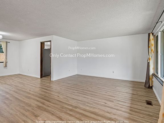 4th image of 10925 SW Mira Ct