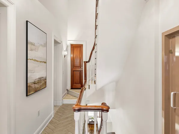 6 Sutton Square image 16 of 21