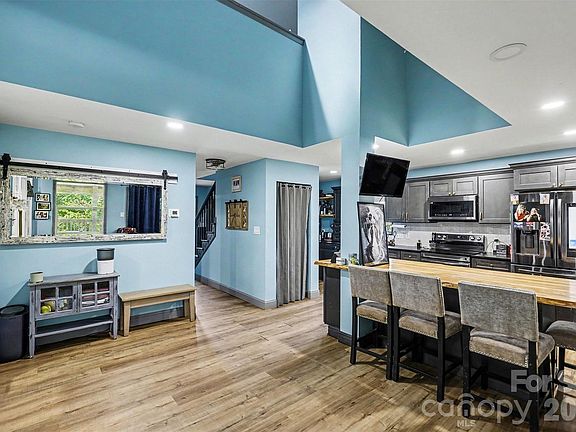 4th image of 16033 Samoa Ct