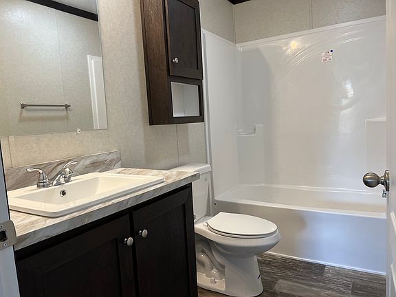 5th image of 178 Oak Ave #178