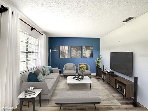 5th image of 6127 Lyn Mar Dr